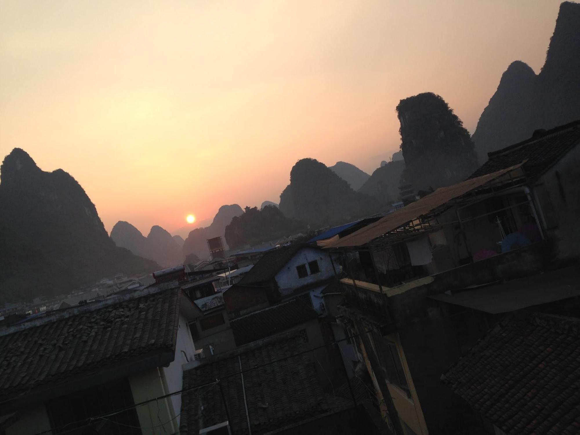 Monkey Jane'S Guesthouse Yangshuo Exterior photo